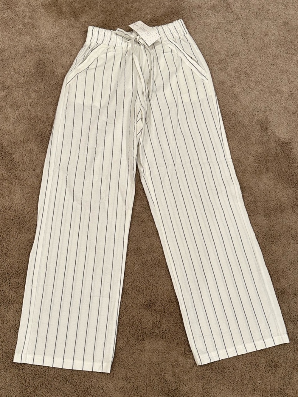 Sienna Sky White Striped Wide-Leg Pants – NWT Size Medium 🤍